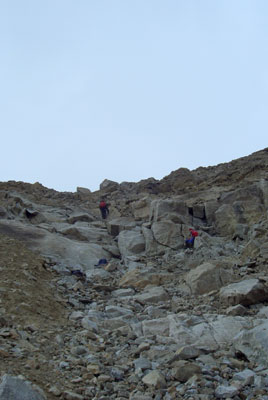 Подъем по перилам на перевал Студенческий (1Б) (25.09.2005).