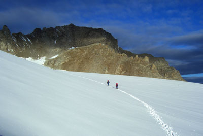 Движение по леднику Сабалык под перевал Водопадный (1Б) (28.09.2005).