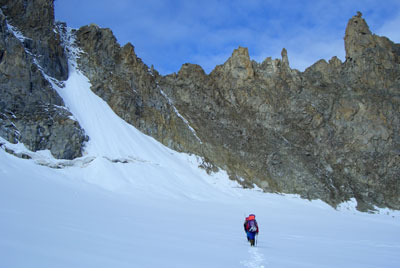Подход по леднику Сабалык под перевал Водопадный (1Б) (28.09.2005).