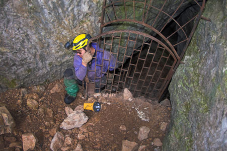 Входняк в пещеру Эмине-Баир-Коба (09.01.07)