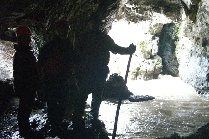 В пещере, фото древних времен