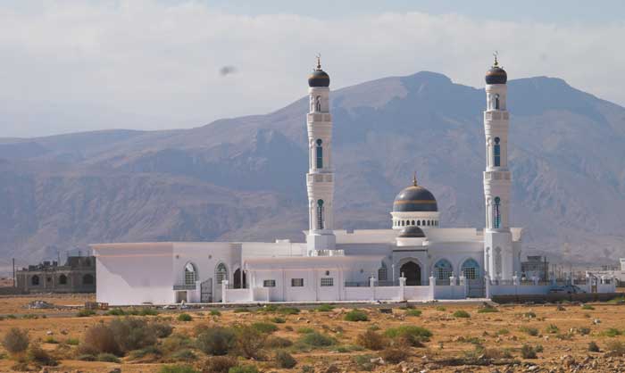 Мечеть и горы
